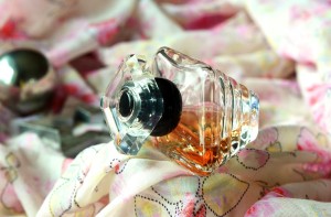 perfume-510698_1280
