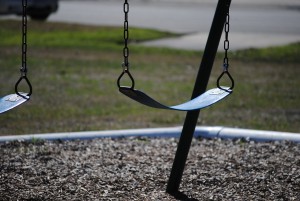 swings-641571_1280
