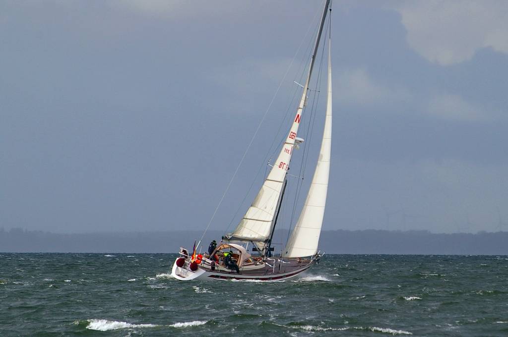 sailing-vessel-954850_1920