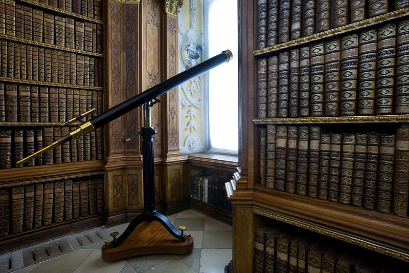800px-Austria_-_Melk_Abbey_Telescope_-_1827
