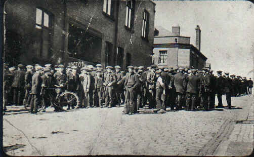 Tyldesley miners outside the Miners’ Hall during the 1926 strike